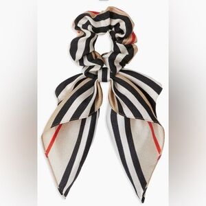 Burberry Authentic kids Striped Bow Scrunchie in Black, Cream, Tan & Red💯